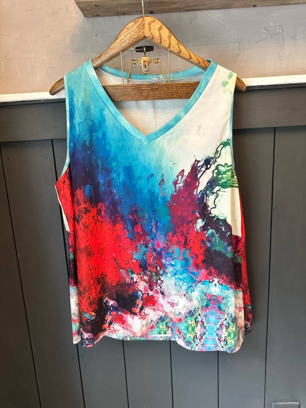 Women's Wearable Abstract Art Multicolor Sleeveless V Neck top size XXL